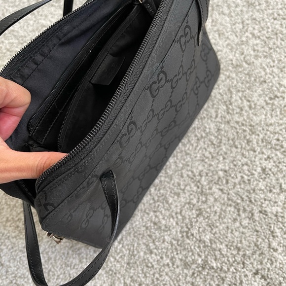 Gucci handbag with shoulder straps - Picture 8 of 9